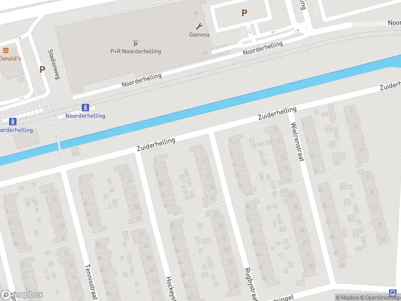 Ambulance met grote spoed naar de Rugbystraat in Rotterdam