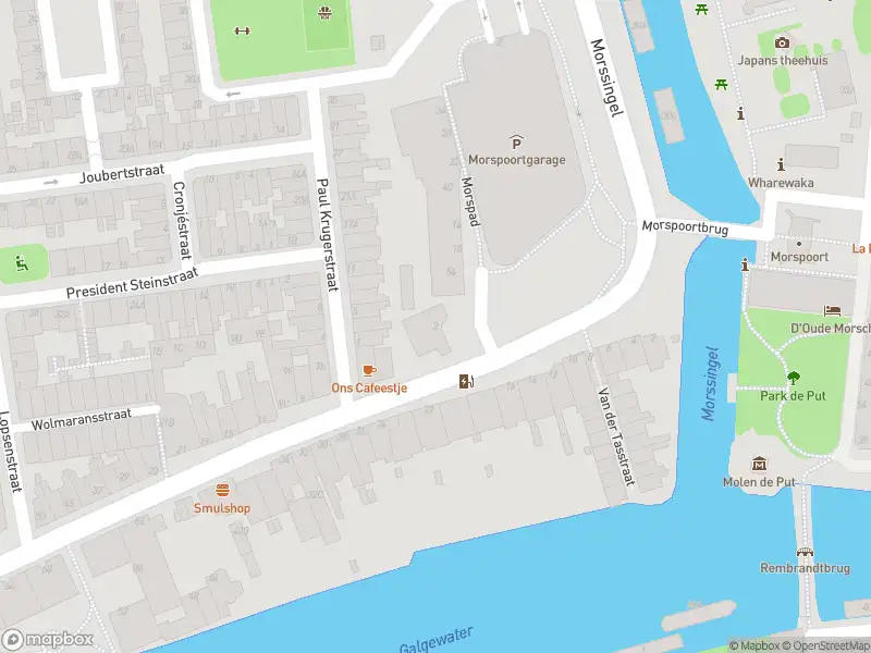 Ambulance met gepaste spoed naar de Morspad in Leiden