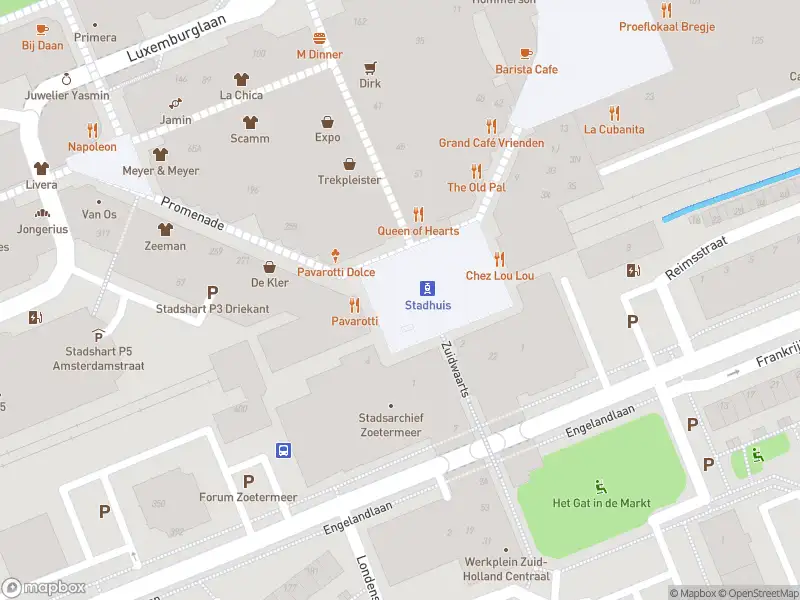 Ambulance met grote spoed naar de Stadhuisplein in Zoetermeer