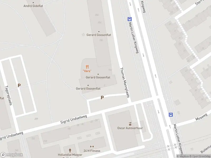 Ambulance met grote spoed naar de Thomas Mannplaats in Rotterdam
