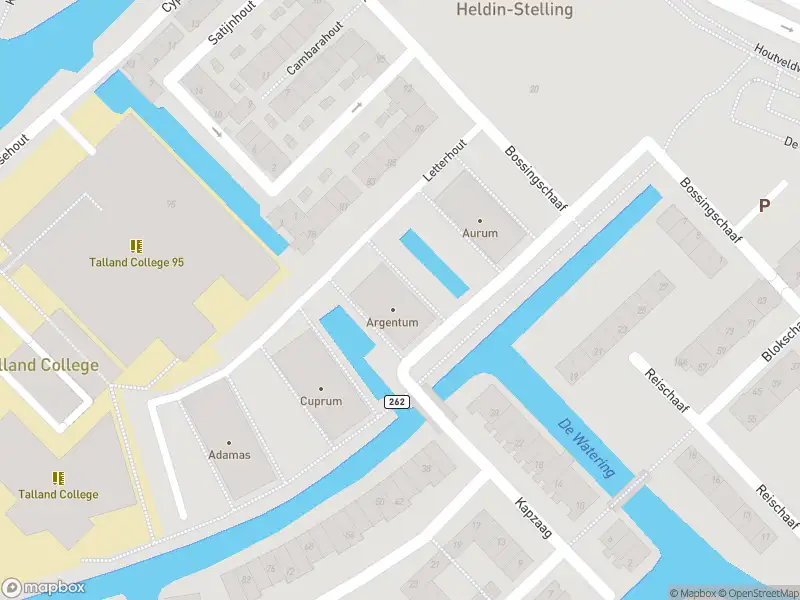 Ambulance met grote spoed naar de Letterhout in Zaandam
