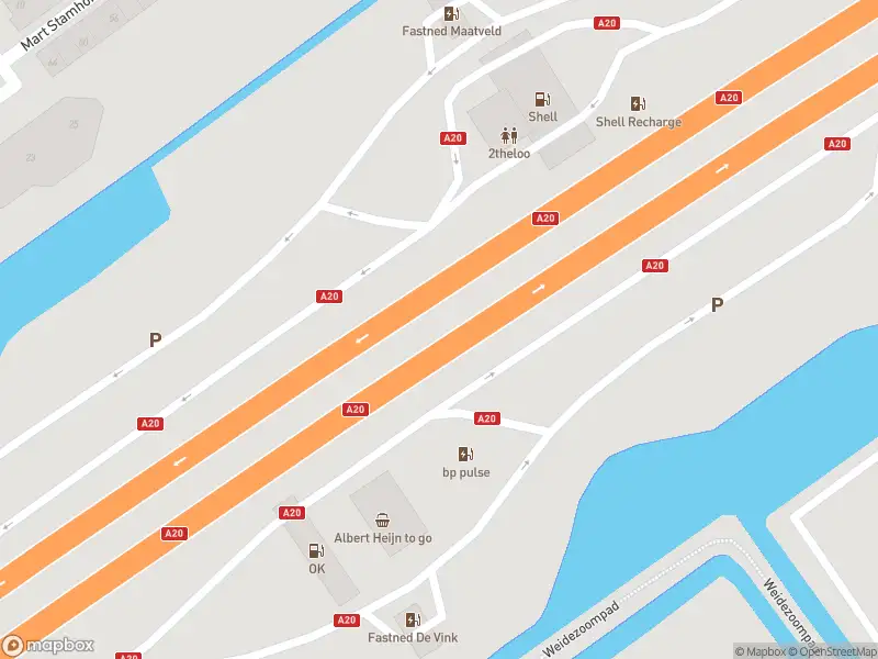 Ambulance met gepaste spoed naar de Rijksweg A20 in Nieuwerkerk aan den IJssel
