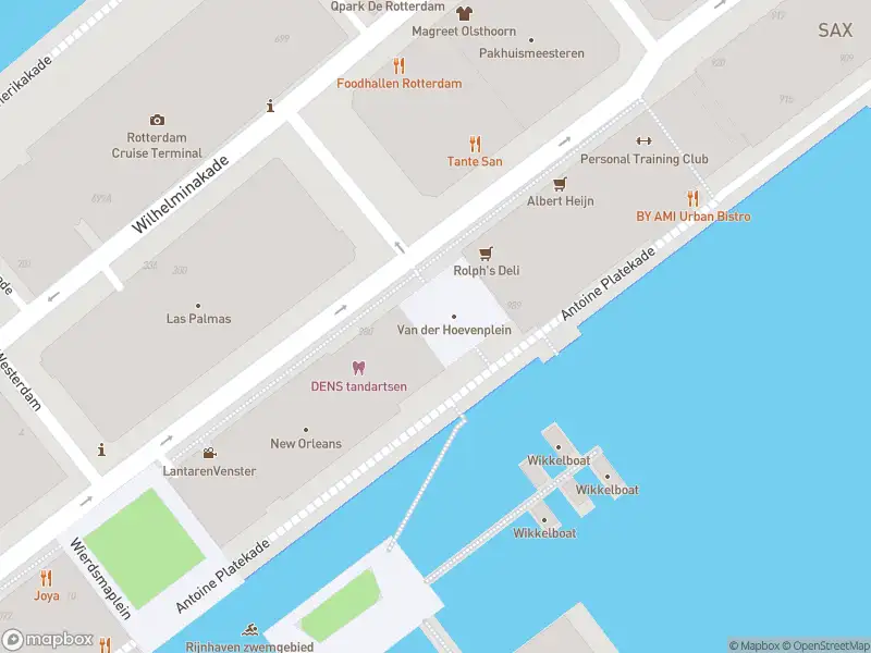 Brandweer met gepaste spoed naar de Van der Hoevenplein in Rotterdam vanwege wateroverlast