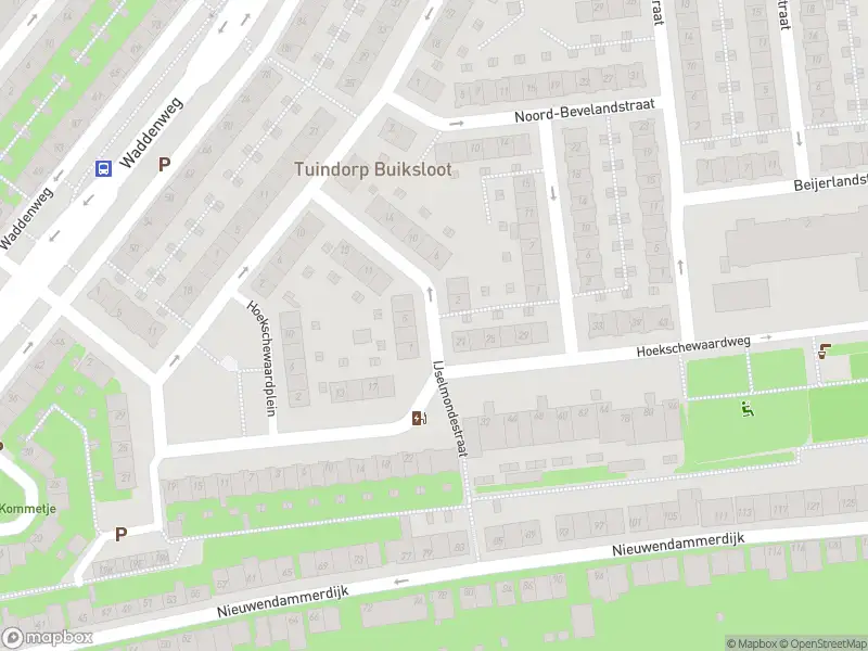 Ambulance met grote spoed naar de IJselmondestraat in Amsterdam