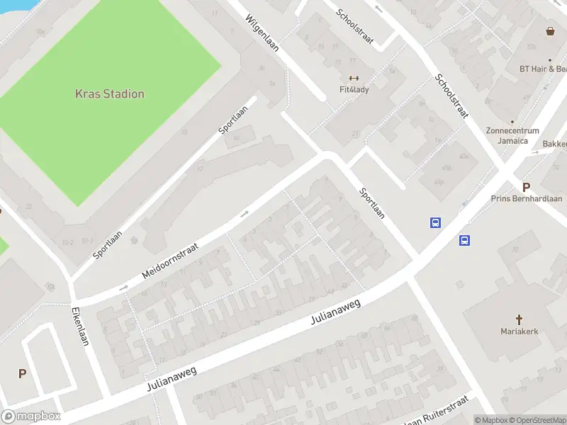Ambulance met grote spoed naar de Meidoornstraat in Volendam