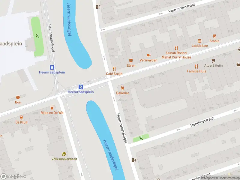 Ambulance met gepaste spoed naar de Heemraadssingel in Rotterdam