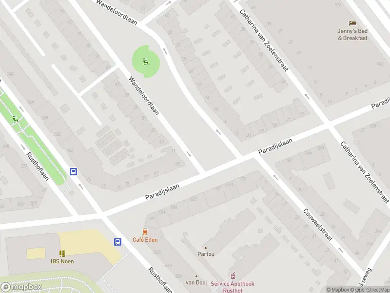 Ambulance met grote spoed naar de Wandeloordlaan in Rotterdam