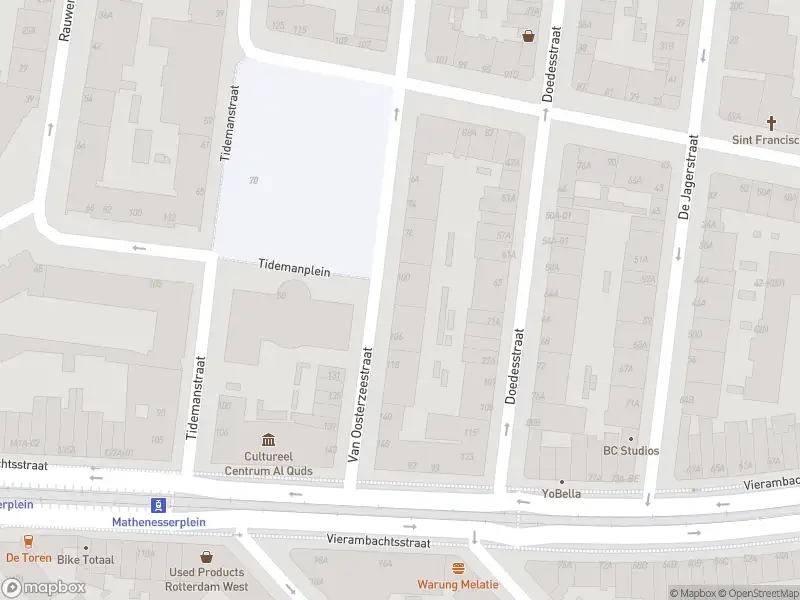 Ambulance met grote spoed naar de Van Oosterzeestraat in Rotterdam