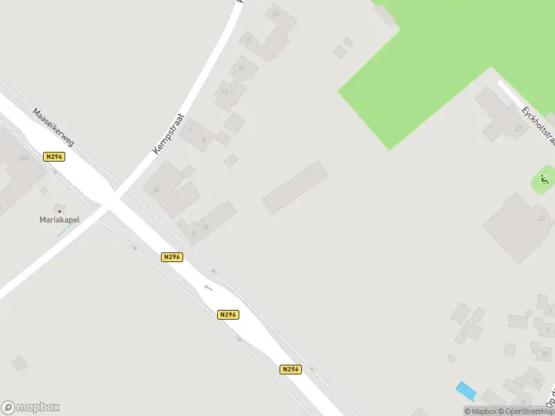 Ambulance met grote spoed naar de Maaseikerweg in Roosteren
