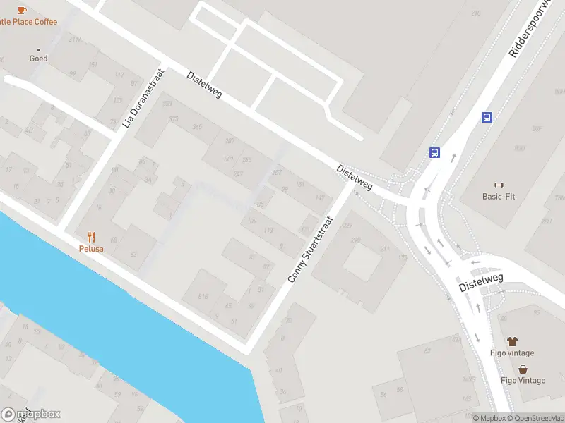 Ambulance met grote spoed naar de Conny Stuartstraat in Amsterdam