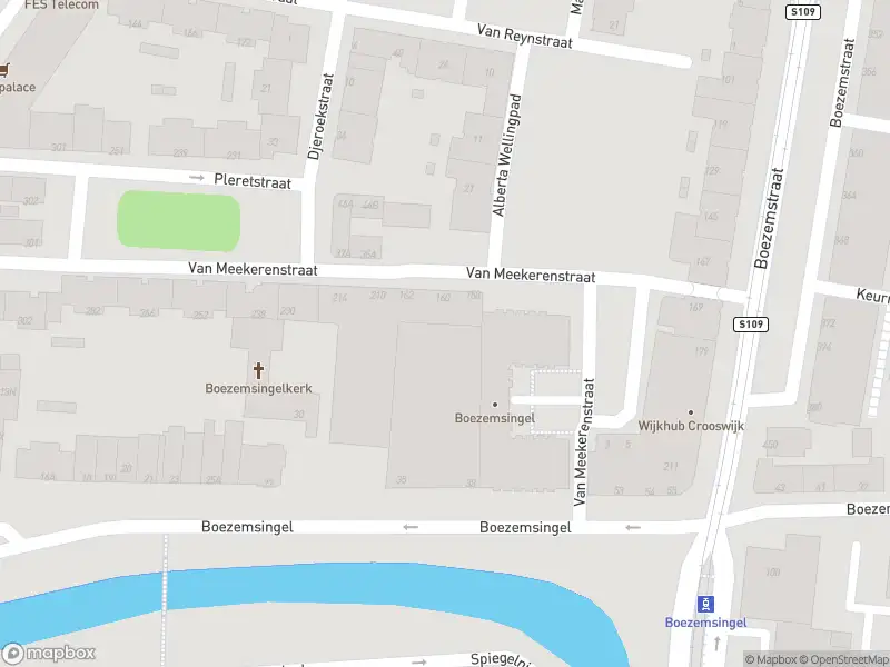 Ambulance met grote spoed naar de Van Meekerenstraat in Rotterdam