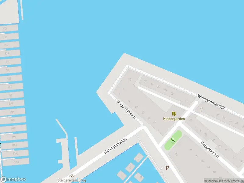 Politie met gepaste spoed naar de Windjammerdijk in Amsterdam