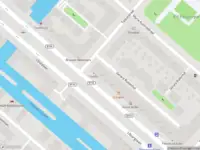 Ambulance met grote spoed naar de IJburglaan in Amsterdam
