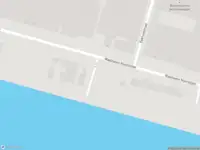 Ambulance met grote spoed naar de Waalhaven N.z. in Rotterdam