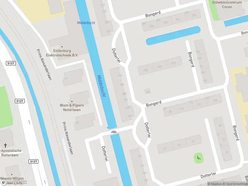 Ambulance met grote spoed naar de Dotterlei in Capelle aan den IJssel