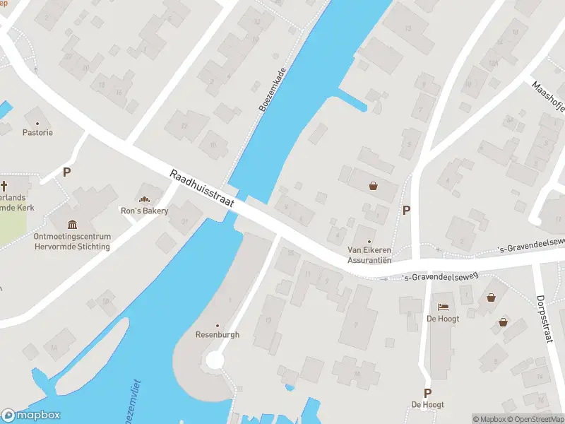 Ambulance met gepaste spoed naar de Raadhuisstraat in Maasdam