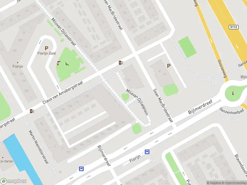 Brandweer met gepaste spoed naar de Milovan Djilasplein in Amsterdam