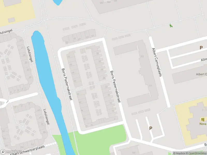 Ambulance met grote spoed naar de Boris Pasternakstraat in Rotterdam