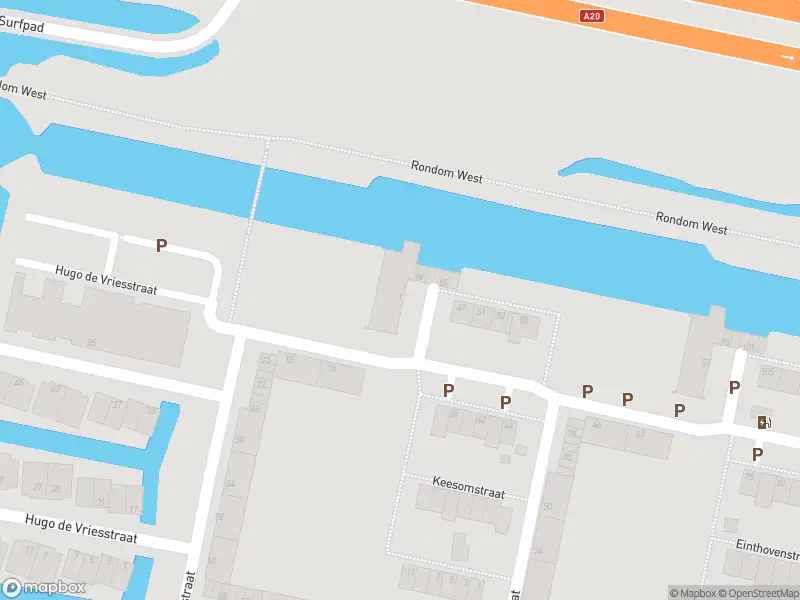 Ambulance met grote spoed naar de Van der Waalsstraat in Vlaardingen