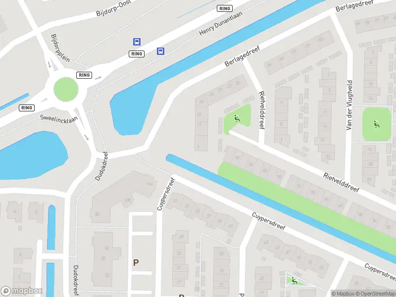Ambulance met grote spoed naar de Berlagedreef in Barendrecht