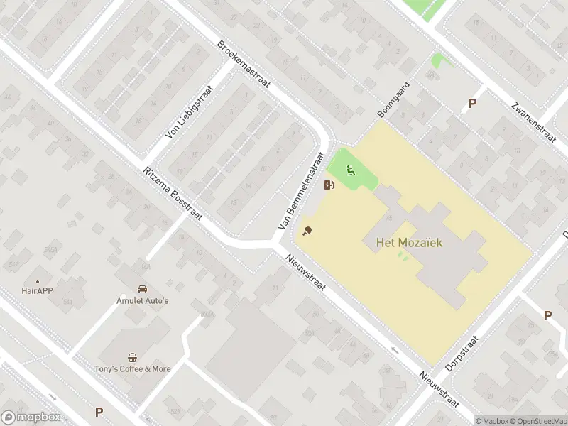Ambulance met grote spoed naar de Van Bemmelenstraat in Nieuw-Vennep