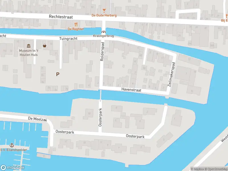 Ambulance met grote spoed naar de Havenstraat in De Rijp