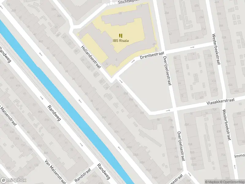 Ambulance met grote spoed naar de Hollandsestraat in Rotterdam