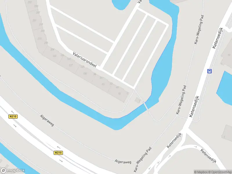 Ambulance met grote spoed naar de Valeriusrondeel in Capelle aan den IJssel