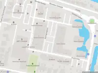 Ambulance met grote spoed naar de Koninginneplein in Oud-Beijerland