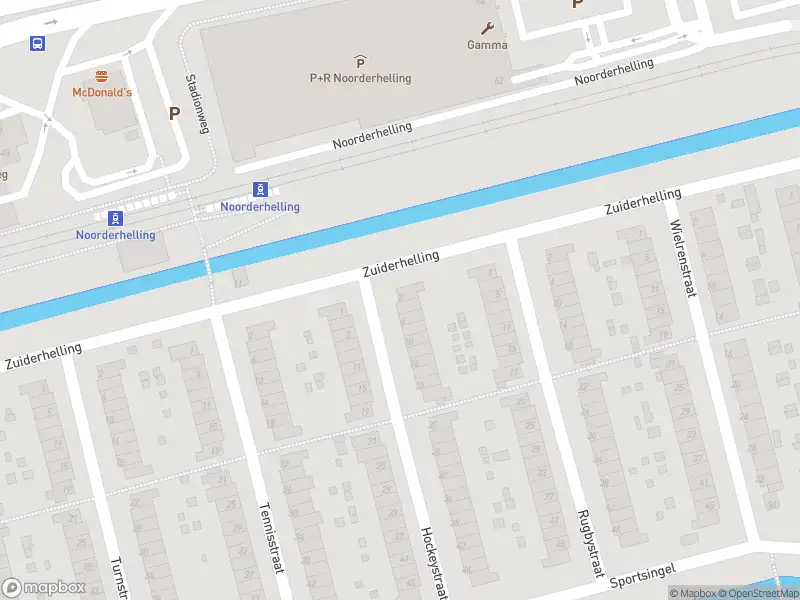 Ambulance met grote spoed naar de Hockeystraat in Rotterdam