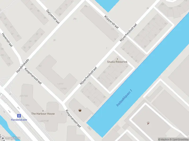 Ambulance met grote spoed naar de Nijverheidsstraat in Rijswijk