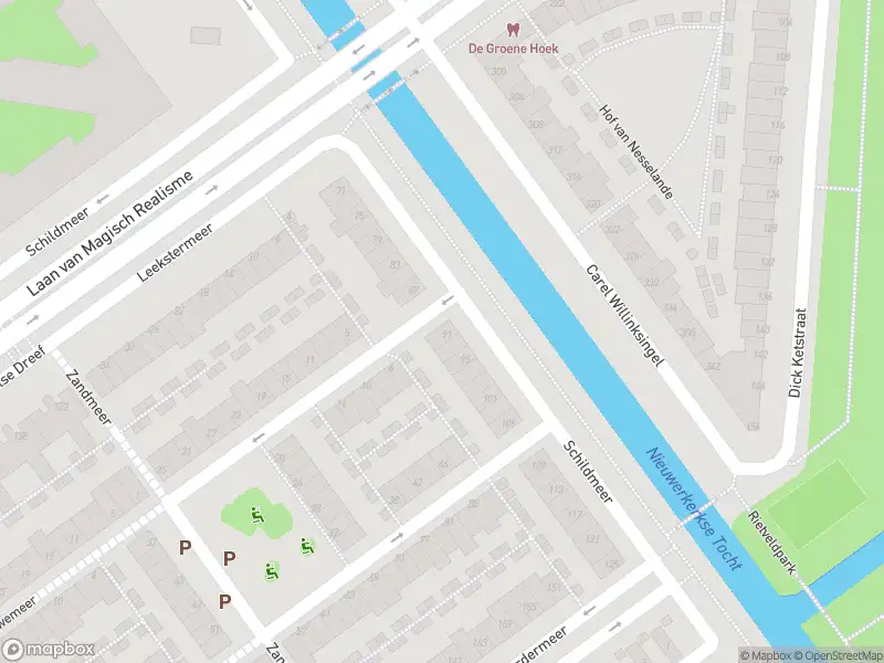 Ambulance met gepaste spoed naar de Leekstermeer in Rotterdam