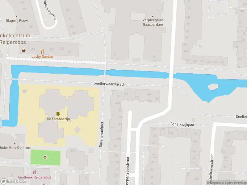 Ambulance met grote spoed naar de Schonerwoerdstraat in Amsterdam