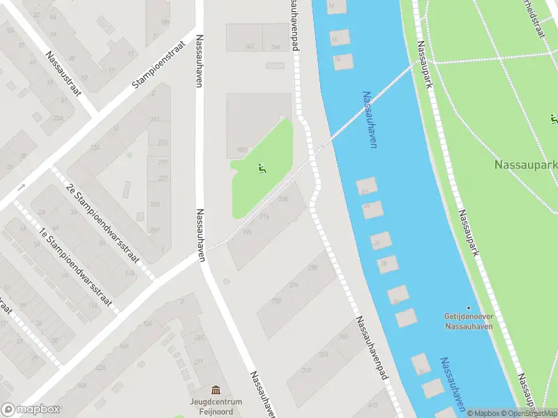 Ambulance met gepaste spoed naar de Nassauhaven in Rotterdam