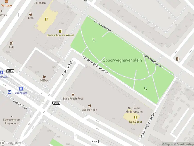 Ambulance met gepaste spoed naar de Spoorweghavenplein in Rotterdam