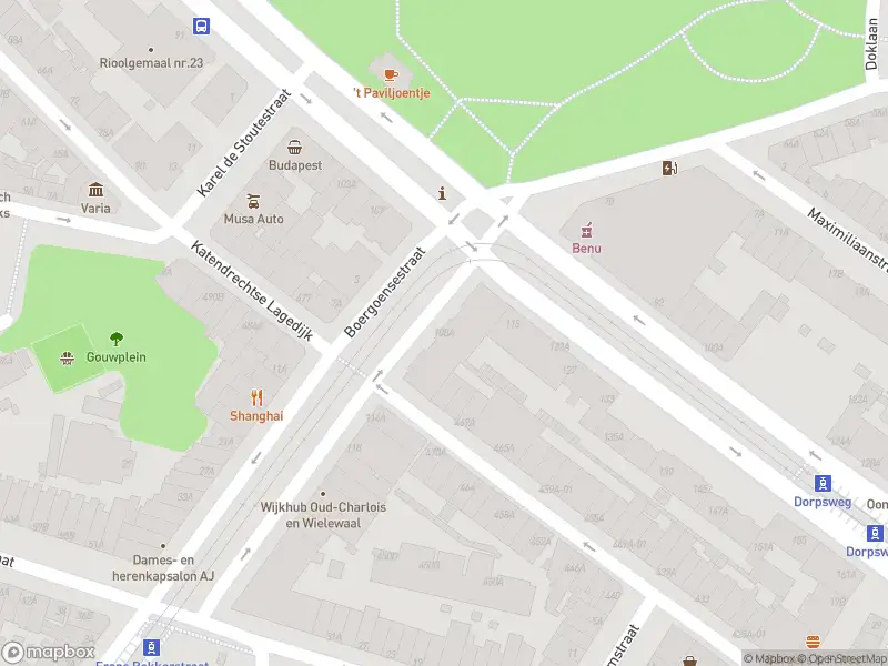 Ambulance met gepaste spoed naar de Boergoensestraat in Rotterdam