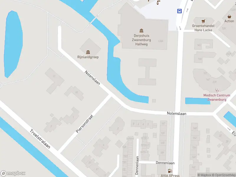 Ambulance en brandweer met gepaste spoed naar de Nolenslaan in Zwanenburg