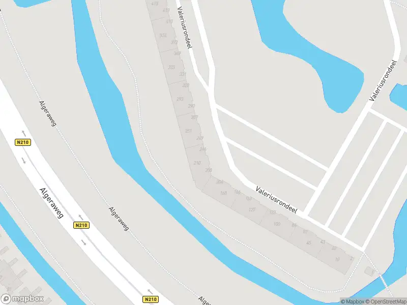 Ambulance met grote spoed naar de Valeriusrondeel in Capelle aan den IJssel