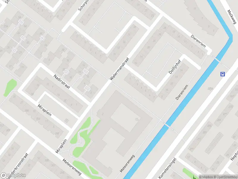 Ambulance met gepaste spoed naar de Watermanstraat in Amsterdam