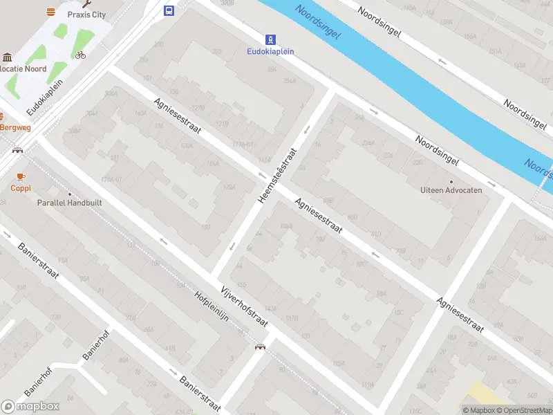 Ambulance met grote spoed naar de Heemsteêstraat in Rotterdam