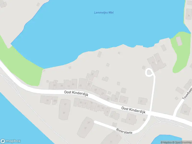Ambulance met gepaste spoed naar de Oost Kinderdijk in Alblasserdam