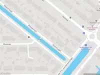 Ambulance met gepaste spoed naar de Breitnersingel in Rotterdam