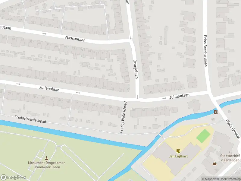 Ambulance met grote spoed naar de Julianalaan in Vlaardingen