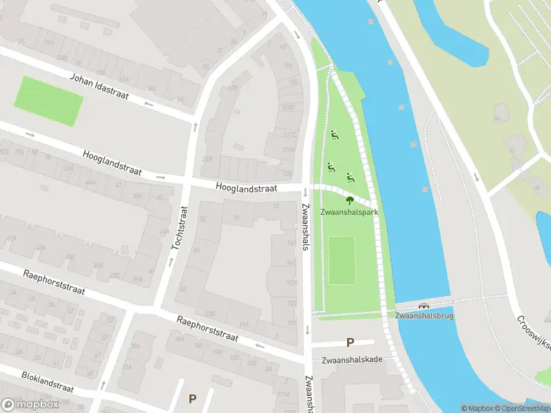 Ambulance met gepaste spoed naar de Hooglandstraat in Rotterdam
