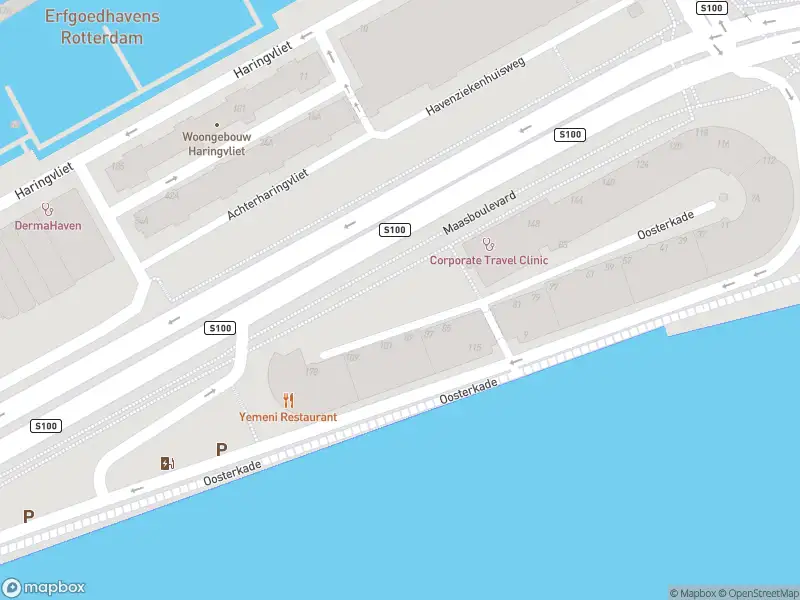 Ambulance met grote spoed naar de Maasboulevard in Rotterdam