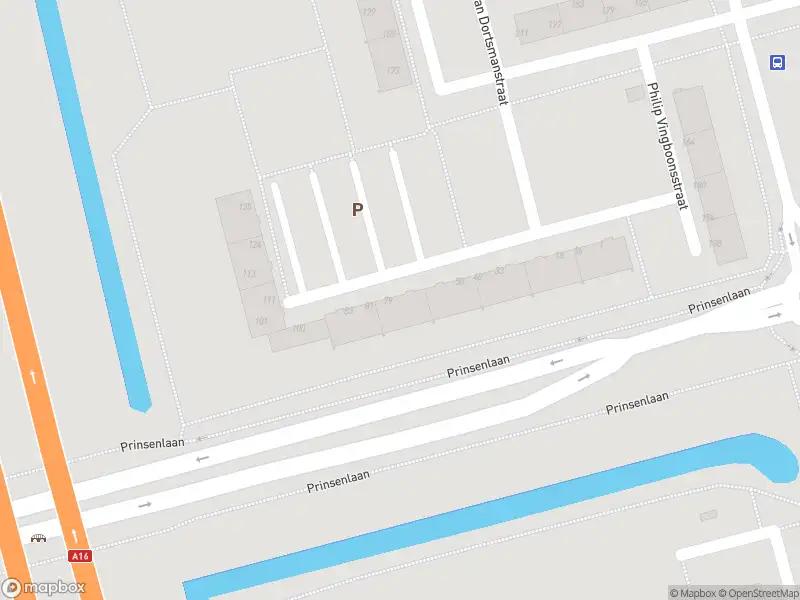 Ambulance met grote spoed naar de Edmond Hellenraadstraat in Rotterdam