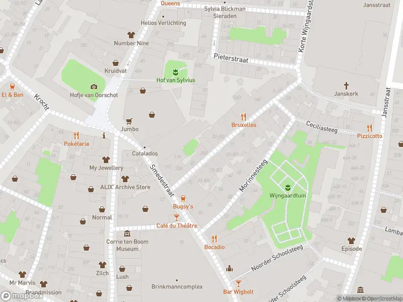 Ambulance met gepaste spoed naar de Kleine Houtstraat in Haarlem