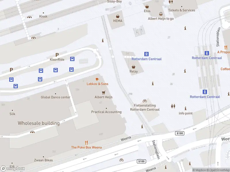Ambulance met gepaste spoed naar de Stationsplein in Rotterdam