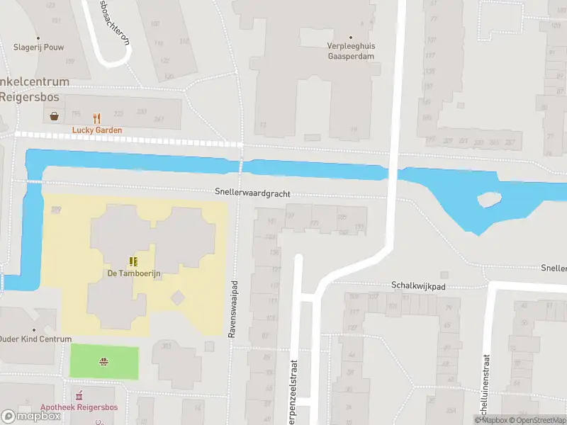 Ambulance met grote spoed naar de Scherpenzeelstraat in Amsterdam