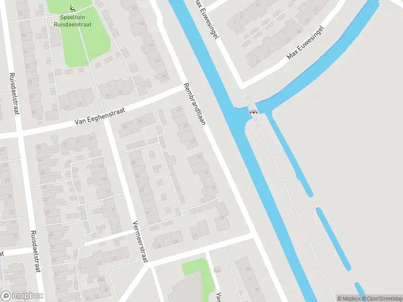 Ambulance met gepaste spoed naar de Ten Harmsenstraat in Alphen aan den Rijn